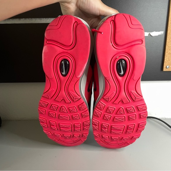 Nike - Picture 6 of 6